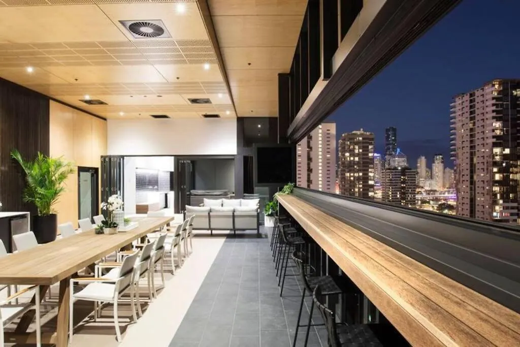 New Modern Apt + Gym+ Pool Brisbane