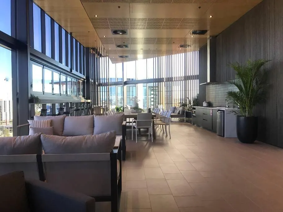 New Modern Apt + Gym+ Pool Brisbane 0*,