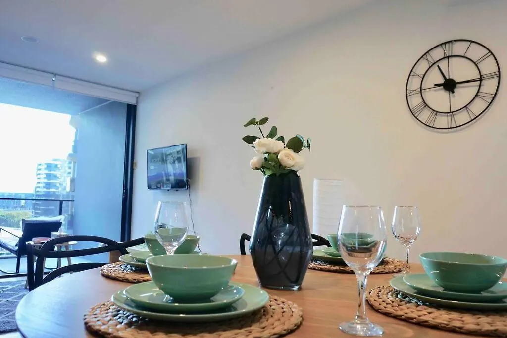 New Modern Apt + Gym+ Pool Brisbane 0*,  Australia
